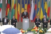 Obchody 20. rocznicy odzyskania wolnoci i upadku komunizmu. n/z "Posanie do Modej Europy" odczyta Jakub Wesoowski.