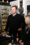 Kabaret Limo w markecie Dwunastka w Gdyni
Akcja Nie jezdzij po alkoholu.Czonkowie kabaretu wcielili si w rol sprzedawcw w sklepie i namawiali do nie wsiadania za kierownice po alkoholu.
6.04.2013 Sopot
N/z Kabaret Limo
