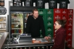 Kabaret Limo w markecie Dwunastka w Gdyni
Akcja Nie jezdzij po alkoholu.Czonkowie kabaretu wcielili si w rol sprzedawcw w sklepie i namawiali do nie wsiadania za kierownice po alkoholu.
6.04.2013 Sopot
N/z Kabaret Limo