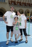 08.06.2013, Krakw, Rynek Gwny, Festiwal Zaczarowanej Piosenki organizowany przez Fundacj Mimo Wszystko Anny Dymnej - dzie drugi - rozgrywki sportowe.n/z   Radosaw Krzyowski Dominika Bednarczyk z crk