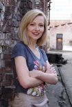 W dawnej fabryce Norblin w Warszawie odbya si konferencja prasowa drugiej serii "Londyczykw", n/z Marieta ukowska
