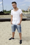 15.06.2013, Olek Sikora, prezenter 4 Fun TV, wokalista, sesja wykonana na planie teledysku "Budz si". n/z Olek Sikora