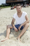 15.06.2013, Olek Sikora, prezenter 4 Fun TV, wokalista, sesja wykonana na planie teledysku "Budz si". n/z Olek Sikora