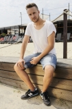 15.06.2013, Olek Sikora, prezenter 4 Fun TV, wokalista, sesja wykonana na planie teledysku "Budz si". n/z Olek Sikora