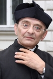 Na terenie ogrodw paacu w Zaborowie odby si piknik oraz zdjcia do serialu "Synowie" n\z Jerzy Boczak